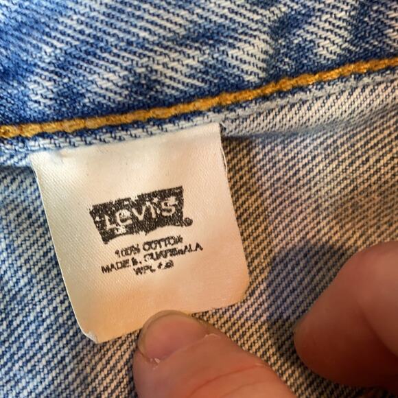 Levi's 501 Distressed Cut Off Shorts 32 - Picture 7 of 9